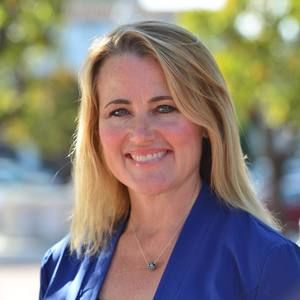 Meet your Posher, Corina